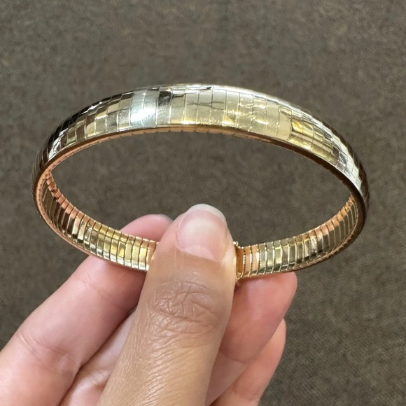 Heavy 14K Gold Omega Herringbone Snake Style Bangle Bracelet - Picture 3 of 13